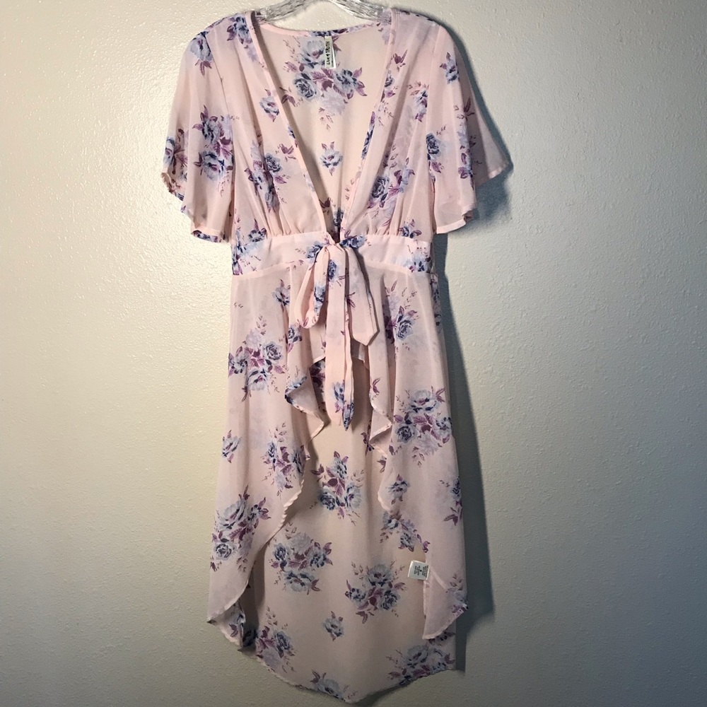 Live 4 Truth I Pink Blue Floral Tie Front Top M